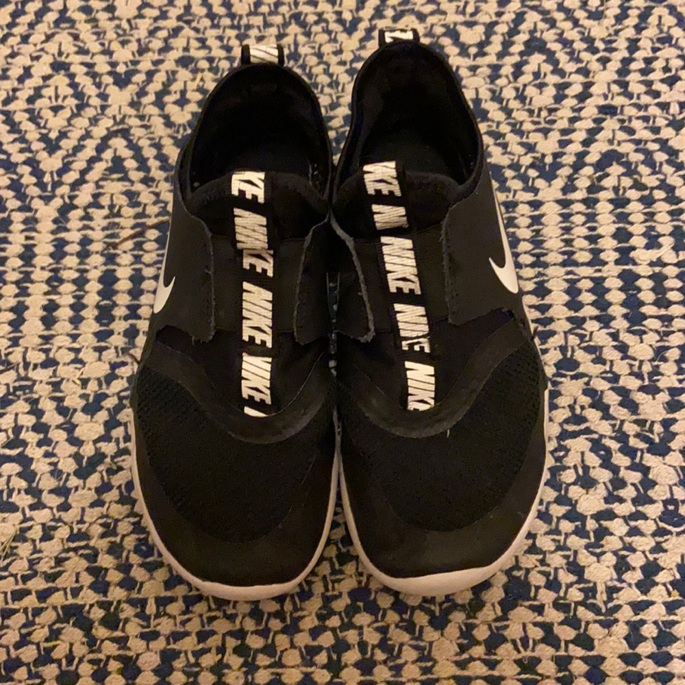 Little boy Nike slip on